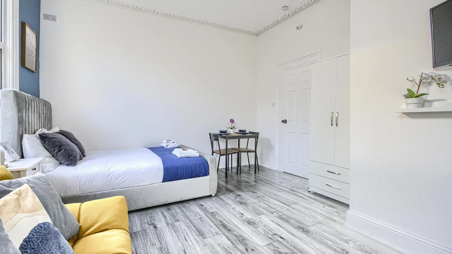 Hackney Central Deluxe Apartment London