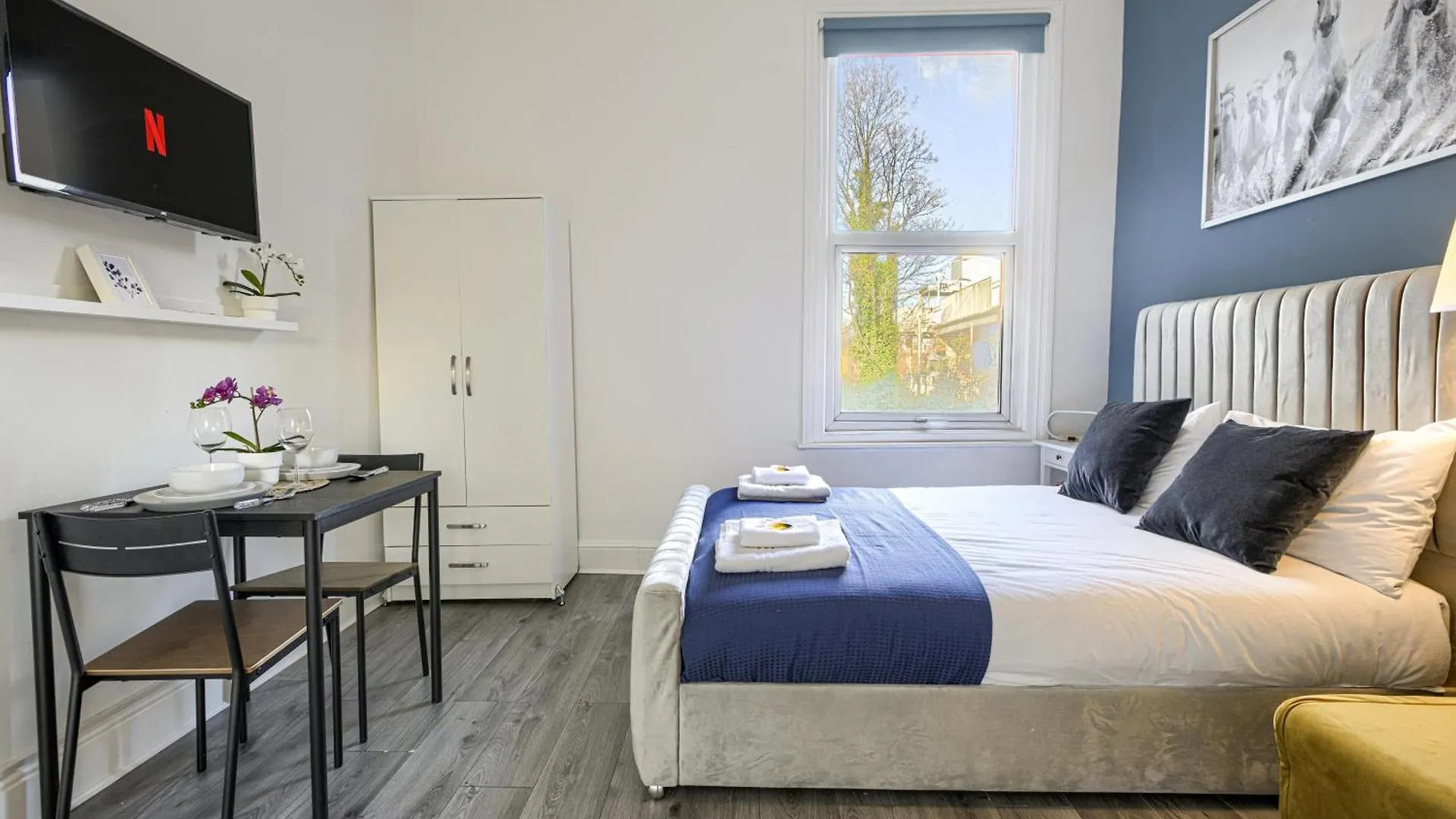 Hackney Central Deluxe Apartment London